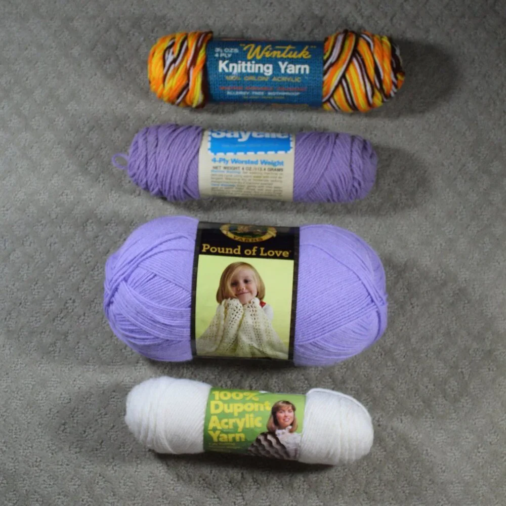 Lot of 4 Skeins Yarn Vintage & Current 100% Acrylic Wintuk Lion Brand Sayelle